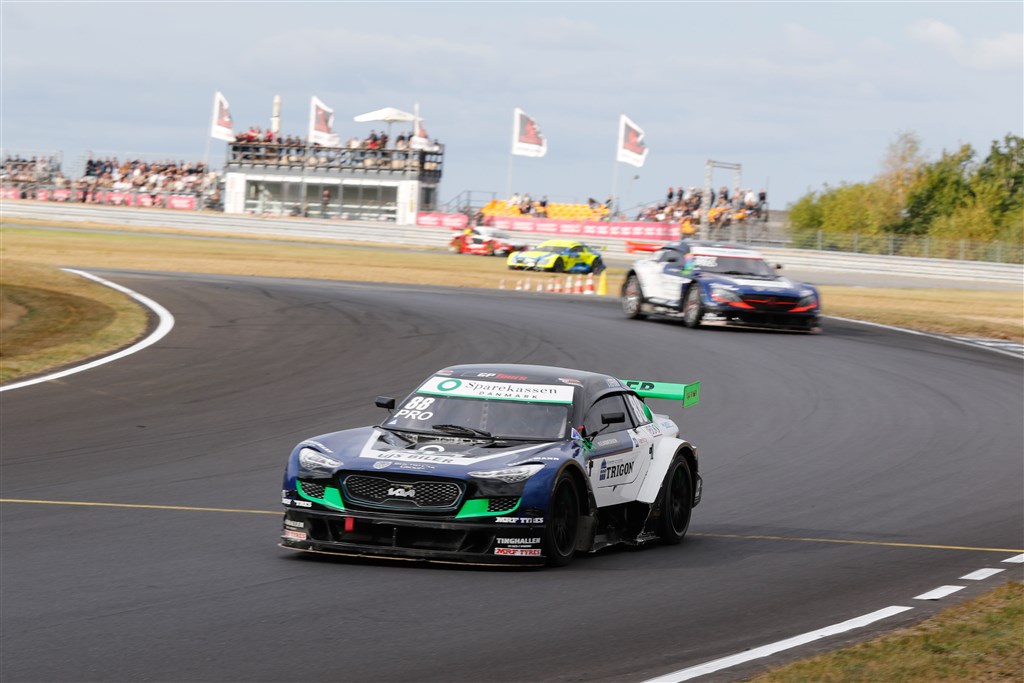 #88 Jakob Steffensen & #327 Alex Maansen - Hårdt Grand Prix for Nymark Racing Academy.
(Foto: Motorsporten.dk)